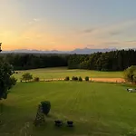 Romantik Unterkuenfte Gut Rechetsberg * Huglfing